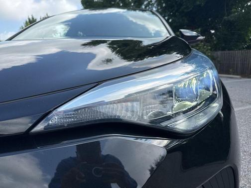 2021 Toyota C-HR LE
