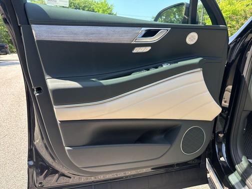 2025 Genesis GV80 2.5T