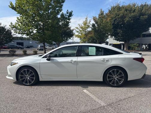 2020 Toyota Avalon XSE
