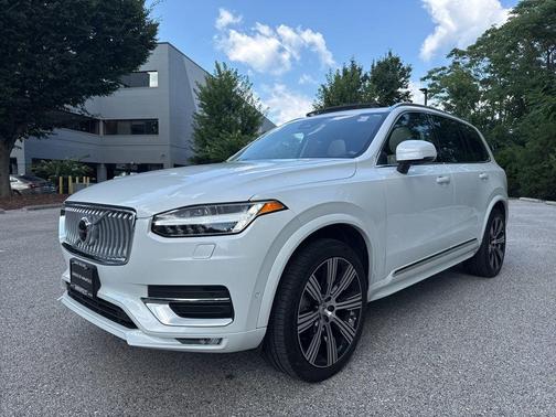 2023 Volvo XC90 B6 Ultimate 6-Seater
