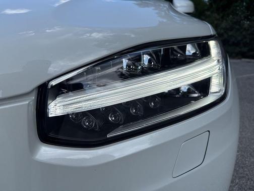 2023 Volvo XC90 B6 Ultimate 6-Seater