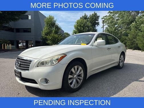 2011 INFINITI M37x Base