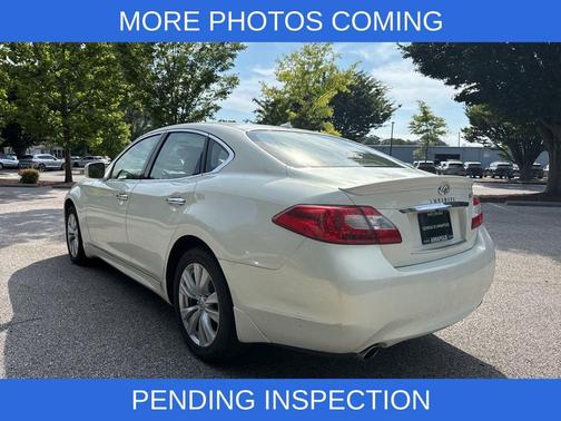 2011 INFINITI M37x Base