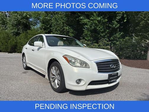 2011 INFINITI M37x Base