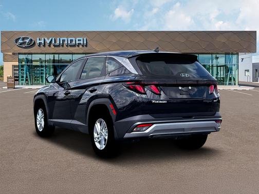 Phantom Black 2026 Hyundai TUCSON SE