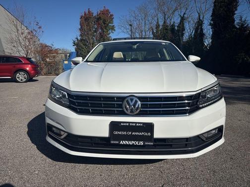 2018 Volkswagen Passat 3.6L SEL Premium