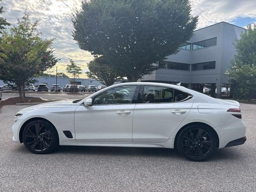 2023 Genesis G70 2.0T