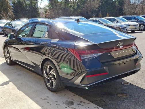 2025 Hyundai ELANTRA HEV Limited