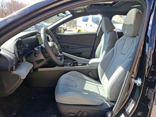 2025 Hyundai ELANTRA HEV Limited