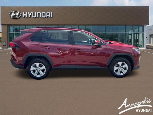Pearl 2019 Toyota RAV4 XLE