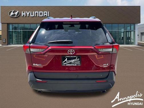 Pearl 2019 Toyota RAV4 XLE