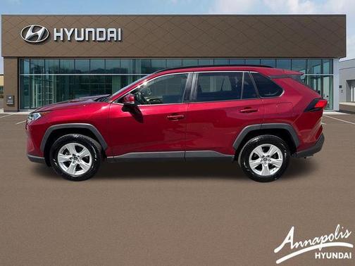 Pearl 2019 Toyota RAV4 XLE