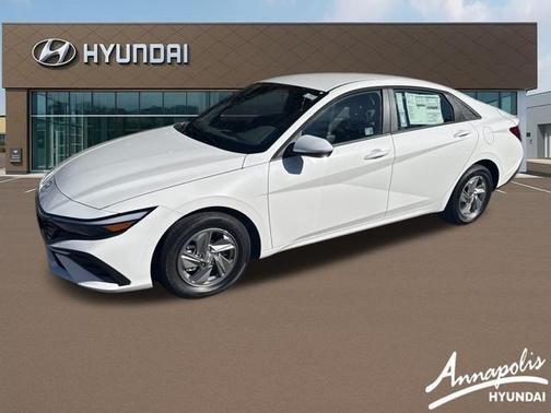 2025 Hyundai ELANTRA SE