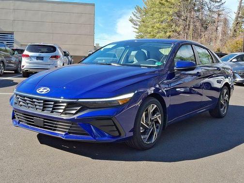 2025 Hyundai ELANTRA Limited