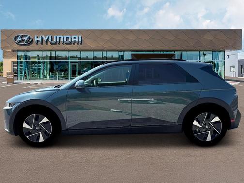 2025 Hyundai IONIQ 5 SEL