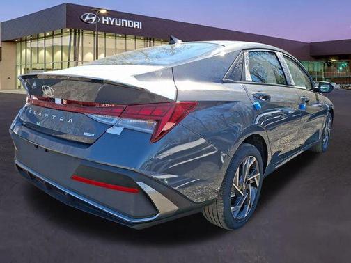 2025 Hyundai ELANTRA HEV SEL Sport