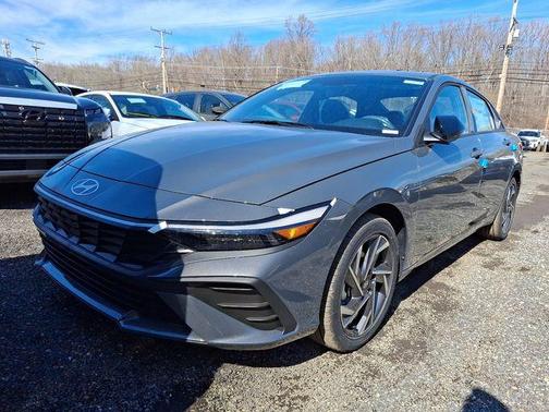 2025 Hyundai ELANTRA HEV SEL Sport