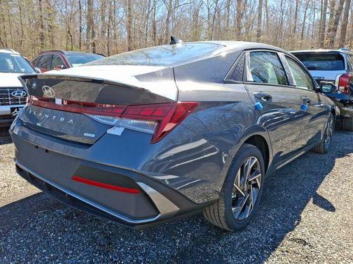 2025 Hyundai ELANTRA HEV SEL Sport