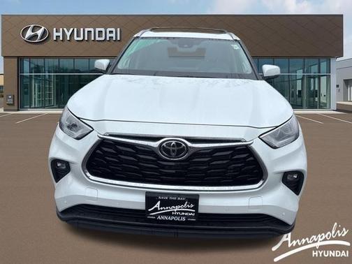 Pearl 2023 Toyota Highlander Limited