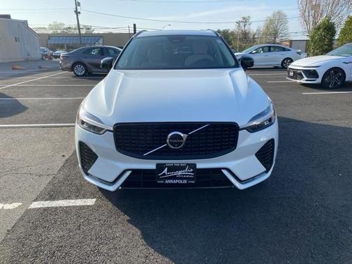 2024 Volvo XC60 B5 Plus Dark Theme