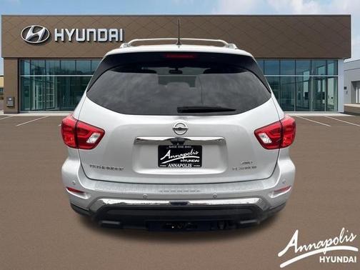 2018 Nissan Pathfinder Platinum