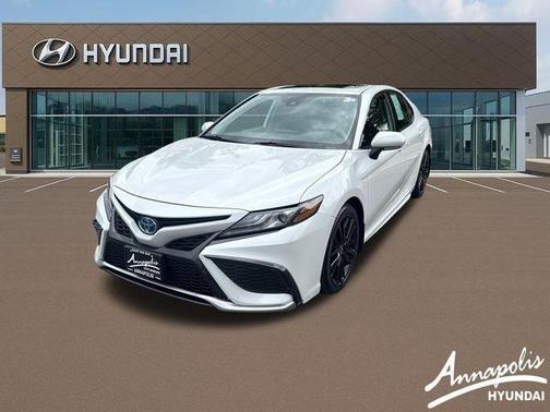 Pearl 2024 Toyota Camry Hybrid XSE