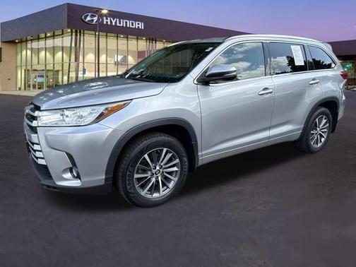 2017 Toyota Highlander SE