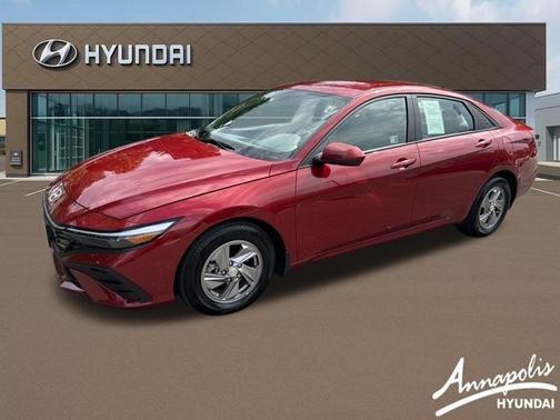 2025 Hyundai ELANTRA SE