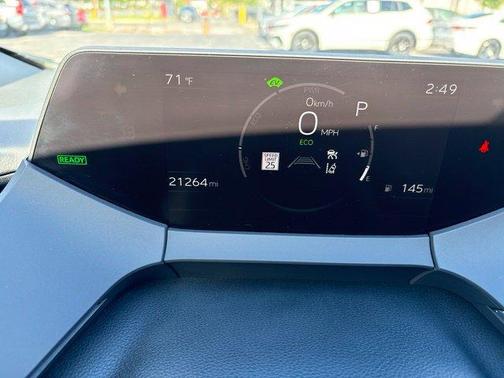 Pearl 2023 Toyota Prius XLE