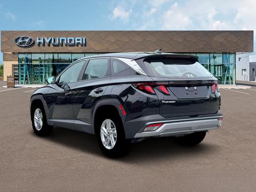 Phantom Black 2026 Hyundai TUCSON SE