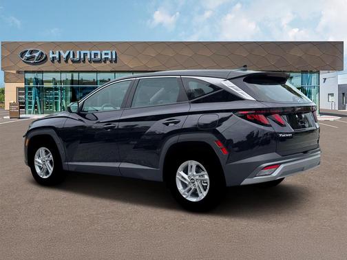 Phantom Black 2026 Hyundai TUCSON SE