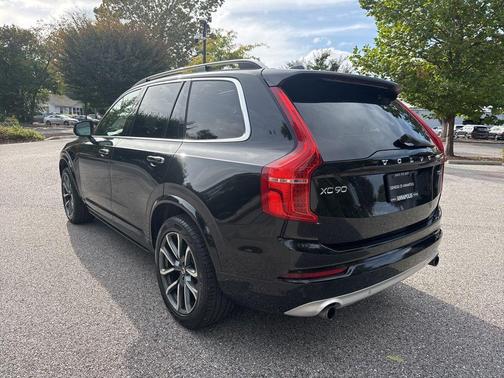 2018 Volvo XC90 T5 Momentum