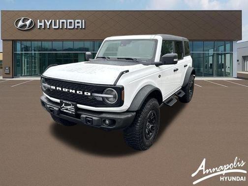 Oxford White 2023 Ford Bronco Wildtrak