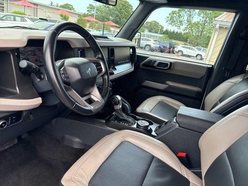 Oxford White 2023 Ford Bronco Wildtrak