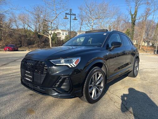 2022 Audi Q3 45 S line Premium