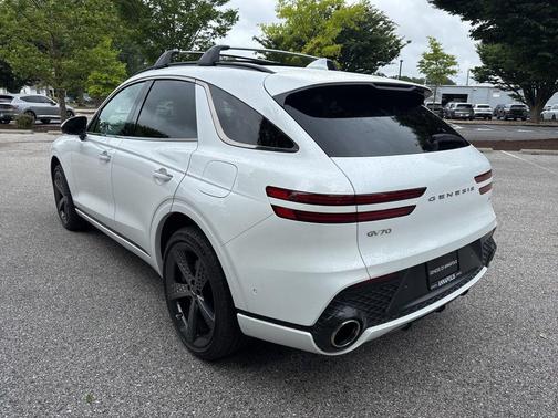 2023 Genesis GV70 2.5T