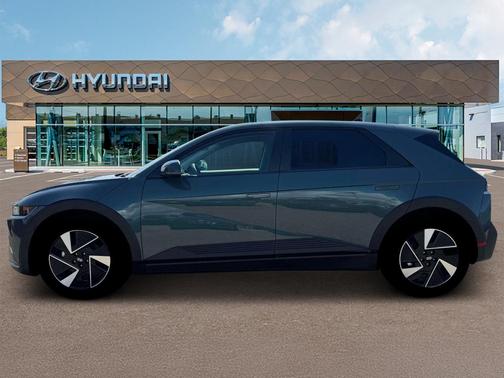 2025 Hyundai IONIQ 5 SE