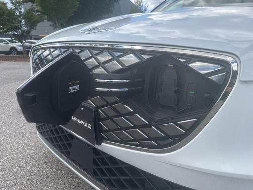 2024 Genesis Electrified GV70 Advanced