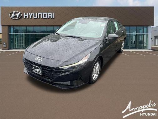 Phantom Black 2022 Hyundai ELANTRA SE