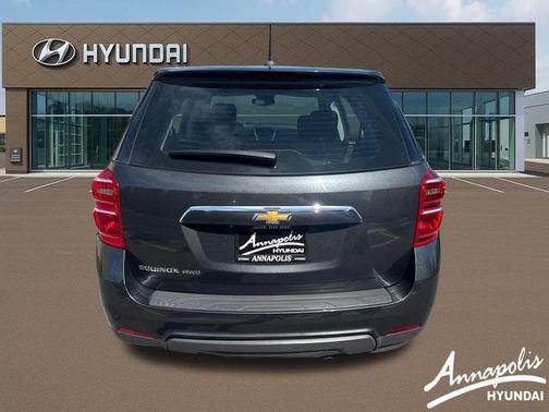 Gray Metallic 2017 Chevrolet Equinox LS