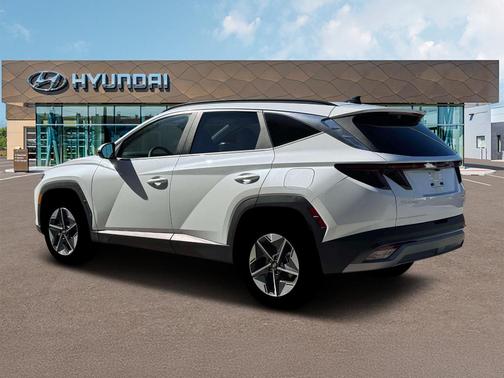 White Pearl 2026 Hyundai TUCSON Hybrid SEL Convenience