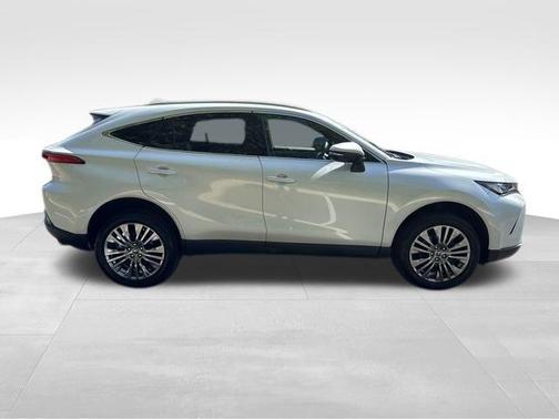 2023 Toyota Venza XLE