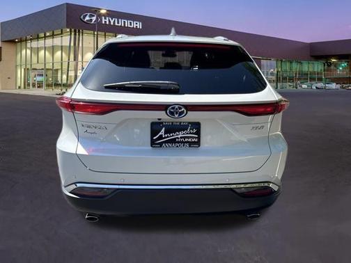 2023 Toyota Venza XLE