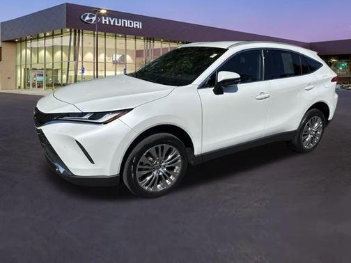 2023 Toyota Venza XLE