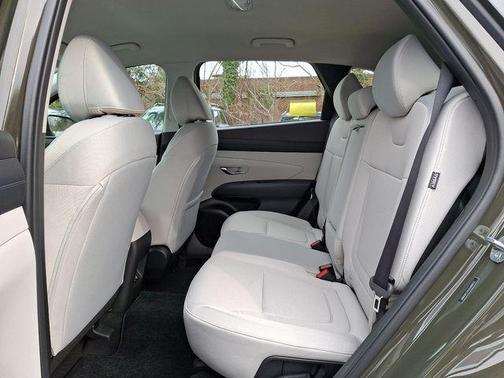 2025 Hyundai TUCSON SE