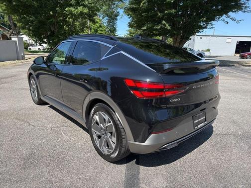 2024 Genesis GV60 Standard