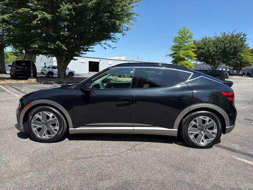 2024 Genesis GV60 Standard