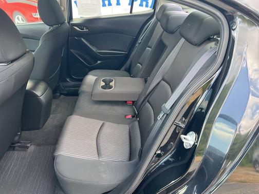 2016 Mazda Mazda3 i Sport
