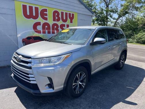 SILVER 2019 Toyota Highlander LE