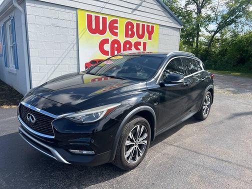 2017 INFINITI QX30 Luxury
